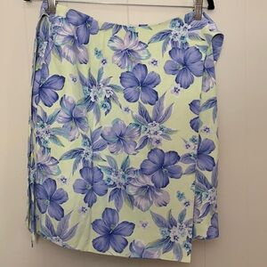 Burns Silk and Linen Wrap Skirt Size 4Light Green and Blue Floral Length  is 21"